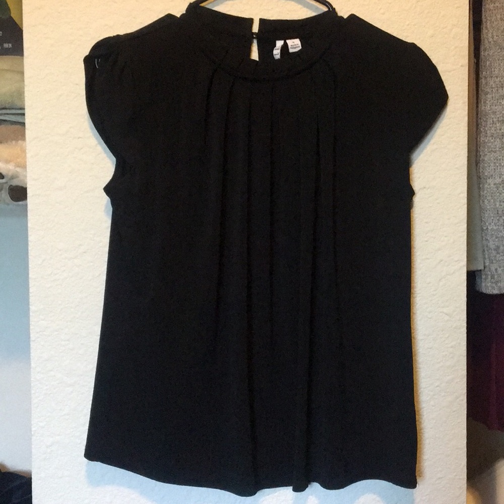 Elle cap sleeve blouse